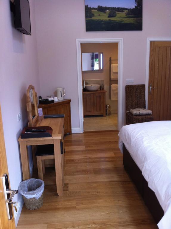 The Cholmeley Arms Bed & Breakfast Burton Coggles Exterior photo